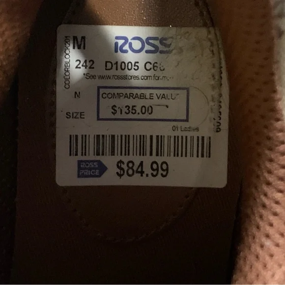 Brand new women’s 7 Micheal kors sneakers - Picture 4 of 7